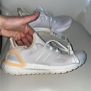 Adidas Ultraboost 19.5 DNA W Shoes in White and Orange Women’s size 7